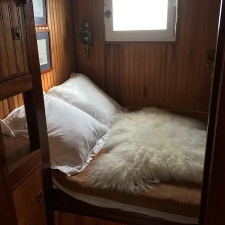 La Flottante Du Ferret Botel